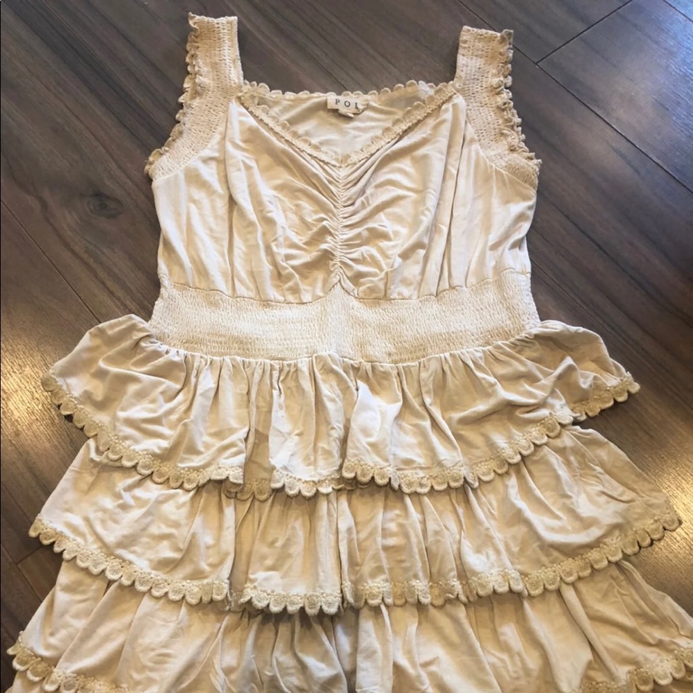 POL tiered top